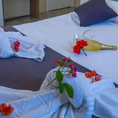 Alojamento de Acomodação e Pequeno-almoço Rayana Marmaris