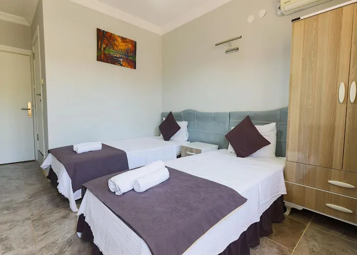 Rayana 住宿加早餐酒店 马尔马里斯